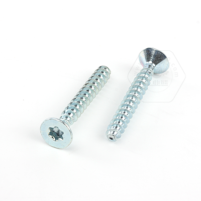 <a href=http://m.fickletwinkle.com/ target='_blank'>工業(yè)熊</a>10B21碳鋼環(huán)保藍白鋅(48/72h)<a href=http://m.fickletwinkle.com/cn/product/product-89-383.html target='_blank'>梅花沉頭平尾塑膠件專(zhuān)用自攻釘</a>Q/GYX